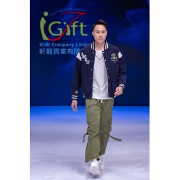 設計男裝寶藍色棒球褸    訂製多口袋寬鬆直筒工裝褲    潮牌美式風    男設計感衝鋒褲子   Y2K    模特試穿    Z374 設計男裝寶藍色棒球褸    訂製多口袋寬鬆直筒工裝褲    潮牌美式風    男設計感衝鋒褲子   Y2K    模特試穿    Z374